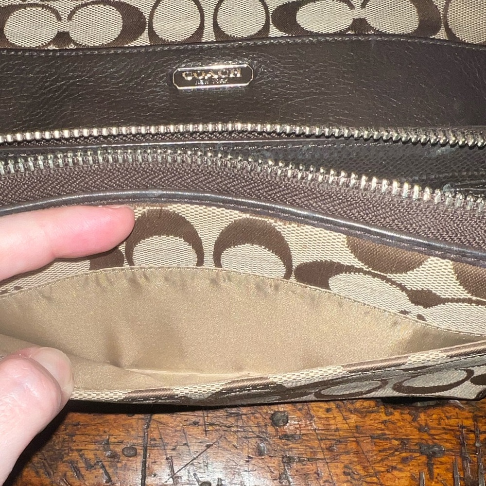 COACH PARK SIGNATURE CARRIE TOTE F28728
SILVER/KHAKI/MAHOGANY with WALLET - Picture 11 of 16